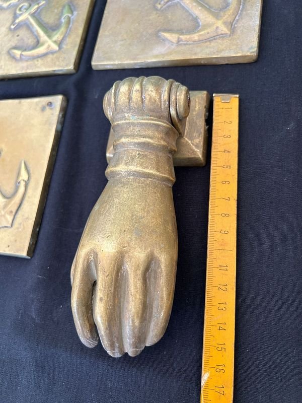 Mosaicos de bronce antiguos y llamador en buen tamaño - imagen 4