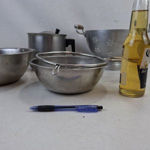Lote de 6 Utensilios de Cocina Plateados: Bols, Olla con Tapa, Colador y Cernidor - imagen 3