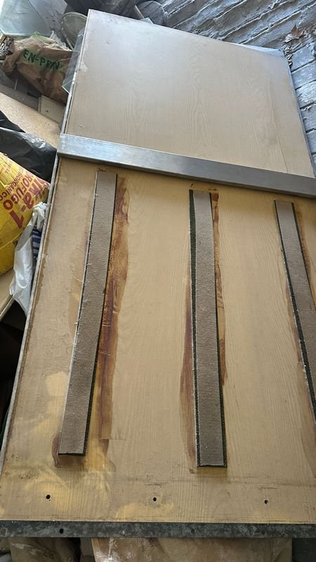 Panel de madera con marco metálico y fondo de chapa - imagen 6
