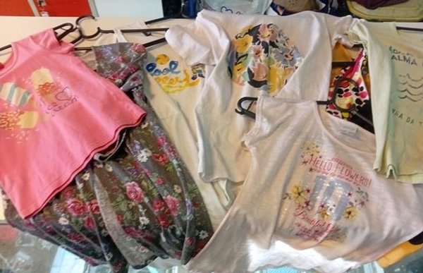 Ropa de mujer variada y elegante