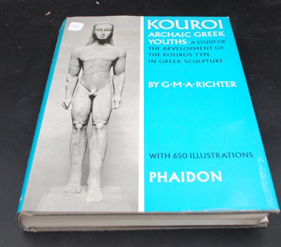 Libro sobre Kouros griegos arcaicos