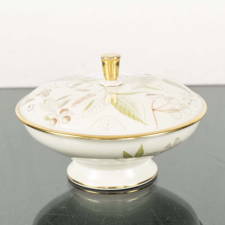 Lote siguiente: Bombonera de porcelana alemana Thomas - Medidas: 15x9cm