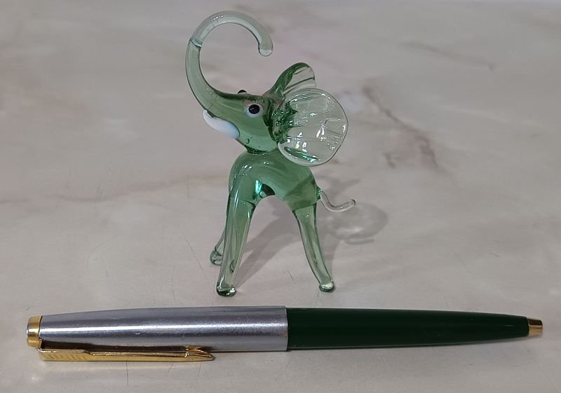 Lote anterior: Figura de Elefante en Cristal con Trompa Restaurada