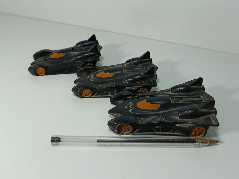 Colección de tres Batmobile juguetes en plástico duro - imagen 2