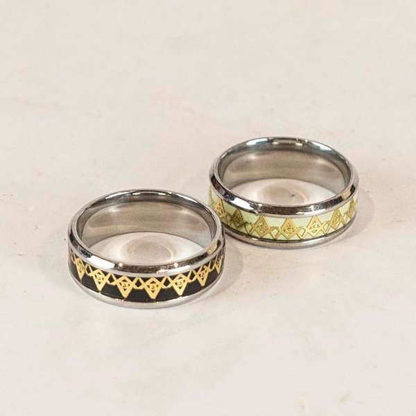 Lote anterior: Anillos Masónicos con Diseños Geométricos