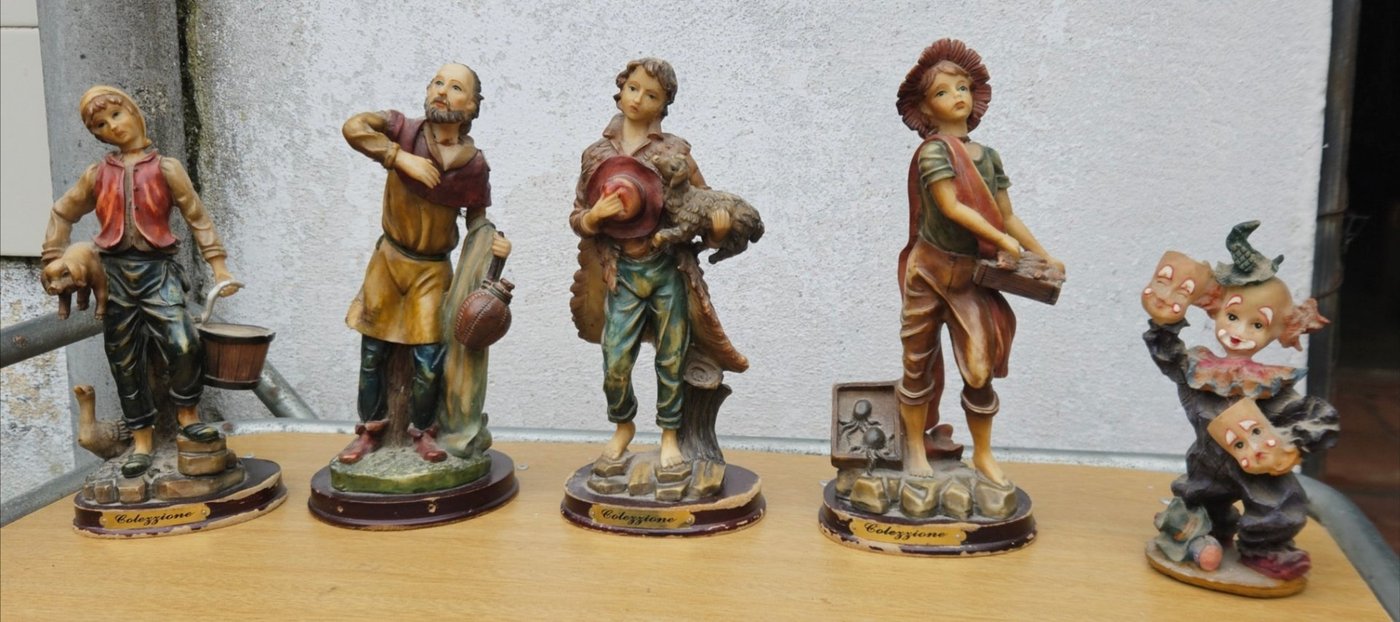 Colección de 5 Estatuillas Decorativas