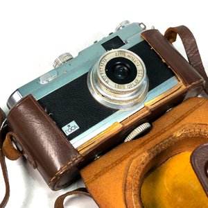 Cámara Fotográfica FOCA con Estuche de Cuero Marrón - imagen 1