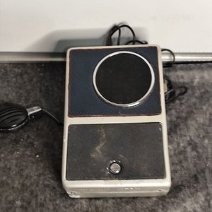Grabadora de cinta Sanyo MC-1 antigua con micrófono y rollo - imagen 4