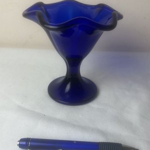 Lote siguiente: Copa de Vidrio Azul Cobalto - Adorno o Dulcera