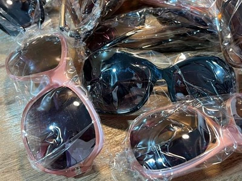 Lentes de Sol Nuevos en Lotes de 25 Pares - imagen 2