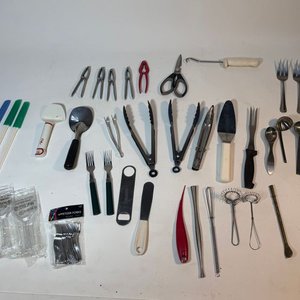 Lote anterior: Lote de Utensilios de Cocina: Pinzas, Tijera, Cucharas y Más