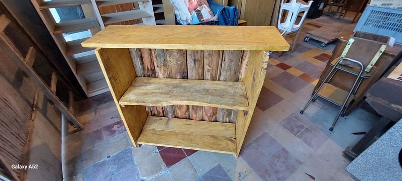 Mostrador tipo barra de madera para decoración y uso - imagen 8