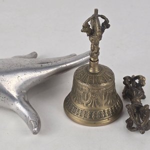 Conjunto Ritual Budismo Tibetano: Campana Ghanta y Cetro Vajra Dorje - imagen 1