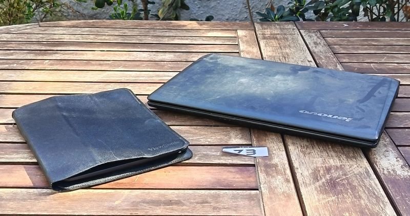 Notebook Lenovo G560 con Detallles a la Vista / Tablet View Sonic Modelo VS14445 con funda protectora / En ambos casos Sin Cargador de Bateria y cableados Se Venden a la Vista