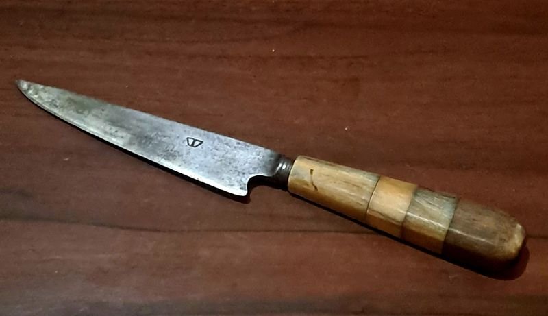 Lote anterior: Cuchillo criollo antiguo con botón forjado acuñado cauterucho