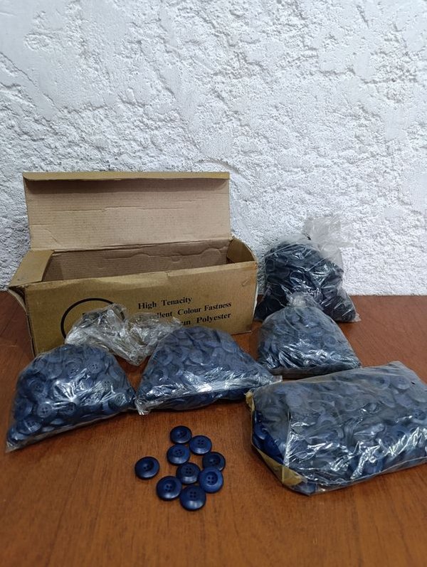 Botones Azules en Caja
