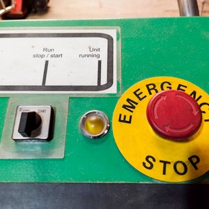 Máquina Regeneradora de Baterías "BatterySaver" Sobre Carro con Manual - imagen 4