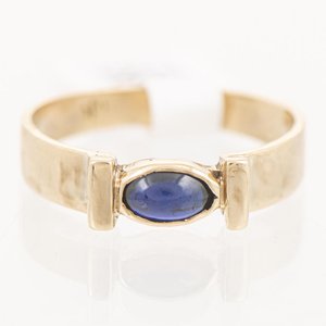 Lote siguiente: Anillo de Oro 18k con Zafiro Central