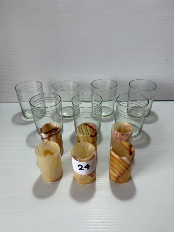 Lote de 7 Vasos de Vidrio y 6 Shots de Ágata con Plato Juego - imagen 1