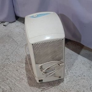 Deshumidificador Punktal Blanco con Tanque Recolector - imagen 3