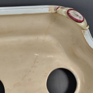 Tintero Antiguo de Cerámica Pintado a Mano con Tapas y Detalles de Rostros - imagen 5