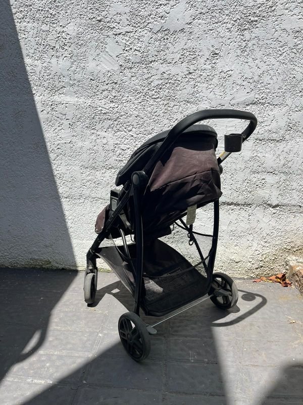 Carro de niño usado en excelente estado - imagen 2
