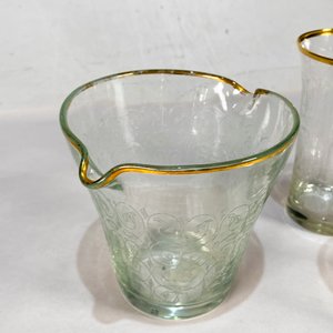 Juego de Cristalería: Hielera y Seis Vasos con Borde Dorado y Diseño Repujado - imagen 4