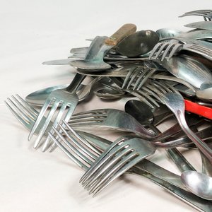 Lote Variado de Cubiertos: Cucharas, Tenedores y Cuchillos - imagen 2