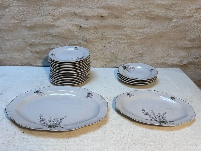 Lote de Platos y Fuentes OLMOS Porcelana Industria Uruguaya