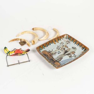 Lote anterior: Centro de Cerámica con Dientes de Jabalí y Figura Decorativa