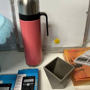 Lote de Relojes, Termo, Balanza de Cocina, Plato para Torta y Más - imagen 4