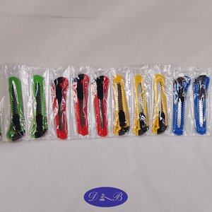 Lote siguiente: Set de 12 Trinchetas de Colores Variados