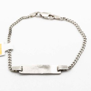 Lote anterior: Pulsera de Plata con Placa y Cadena Delicada