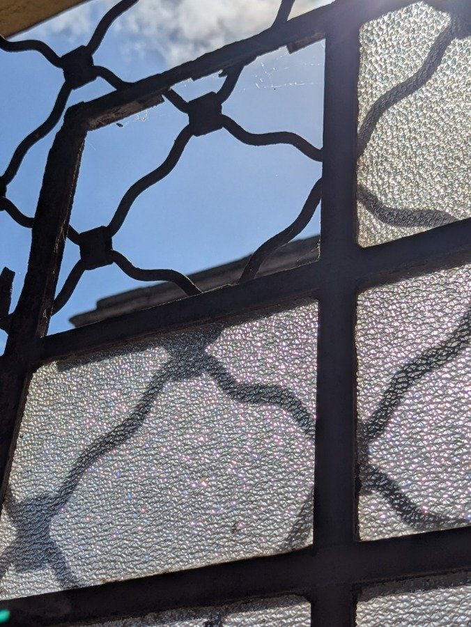 Vitral en carpintería de hierro con detalles y características - imagen 4
