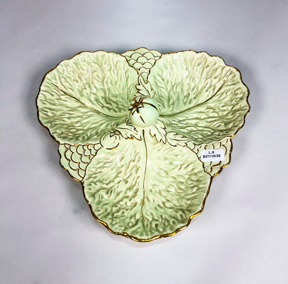 Centro de Porcelana Inglesa Verde con Asa Central - 27 cm