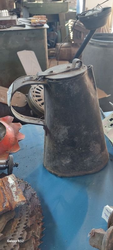 Lote siguiente: Troopera de metal antigua con detalles interesantes