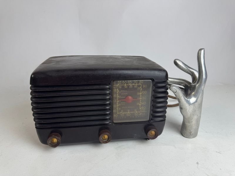 Lote anterior: Antigua Radio de Baquelita Philco Tropic