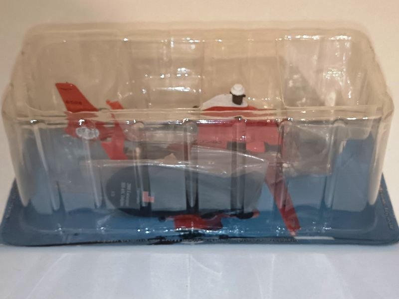 Modelo de Helicóptero Eurocopter HH-65C Dolphin en Escala 1:72 - imagen 2