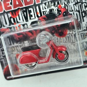 Hot Wheels Premium Deadpool Scooter Coleccionable - imagen 2