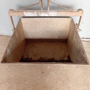 Lote siguiente: Tacho de Obra Metálico para Guinche