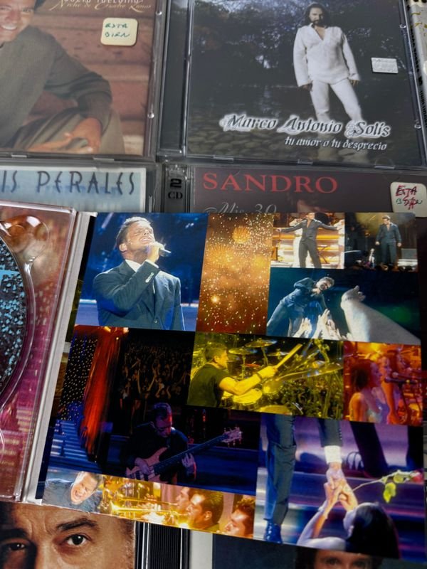 Colección de CDs de artistas reconocidos - imagen 15