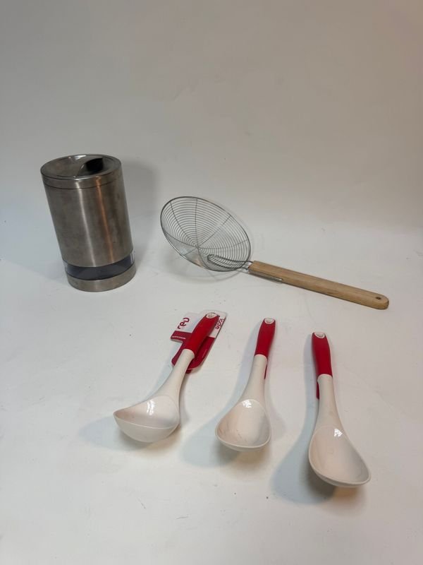 Set de Cucharones y Espumadera de Acero y Vidrio