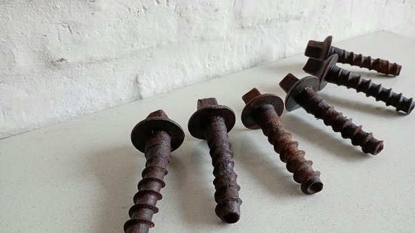 6 Tirafondos de Vía de Hierro Oxidadas