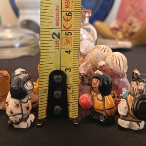 Conjunto Decorativo: Plato Azul, Figuras y Recipientes - imagen 5