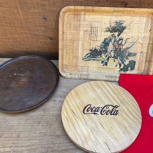 BANDEJAS, PLATOS DE COCA Y MANTELES DE COCA COLA - imagen 2