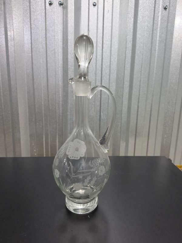 Decantador de Cristal Transparente con Grabados Florales y Tapón