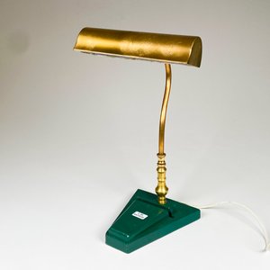 Lámpara de escritorio chapa verde y pantalla idem pintada  ,altura 35 cm - imagen 2