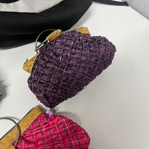 Dos Mochilas y Cinco Carteras Variadas - imagen 5
