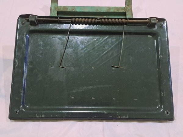Puerta metálica para horno en excelente condición - imagen 4