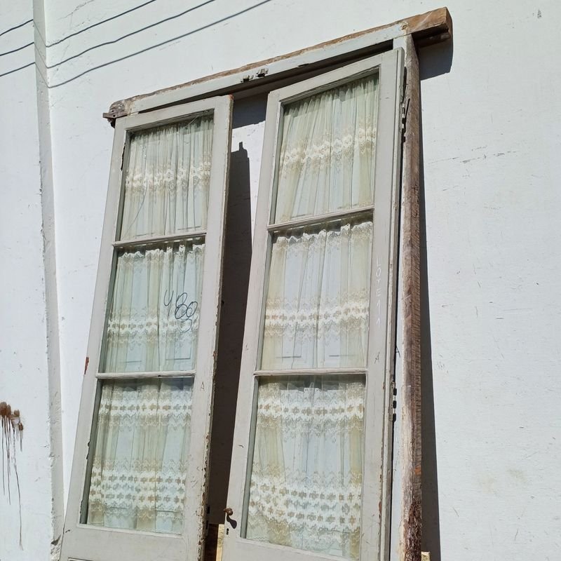 Puerta de cedro con vidrio y marco, estilo clásico - imagen 3